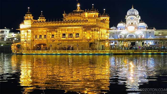 Amritsar, Golden Temple, Punjab - Top 10 Tourist Places in India.