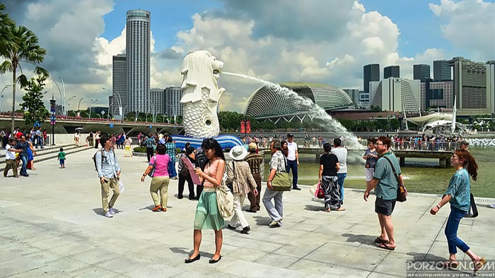 Merlion Park - Top 10 Places to Visit in Singapore for free.