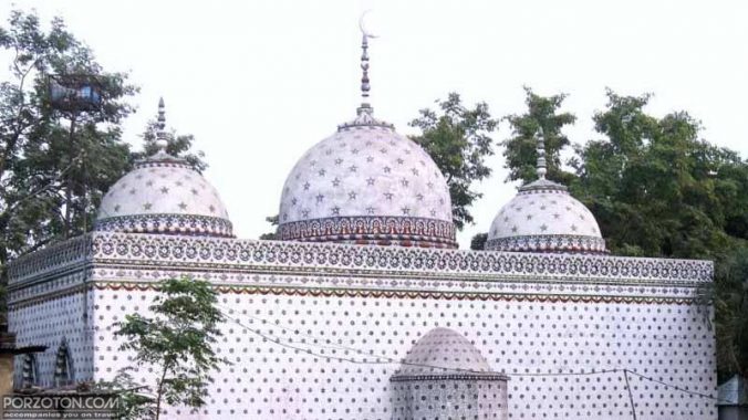 Star Mosque Tara Masjid, a rear view.